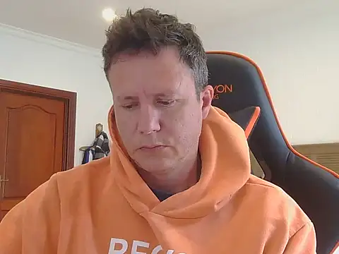 Snapshot of TroyDieselXXX chatting on November 12, 5:30 am TroyDieselXXX online show from November 12, 5:30 am