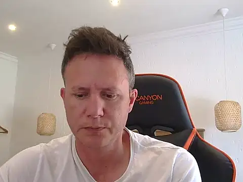 Snapshot of TroyDieselXXX chatting on November 30, 7:45 am TroyDieselXXX online show from November 30, 7:45 am