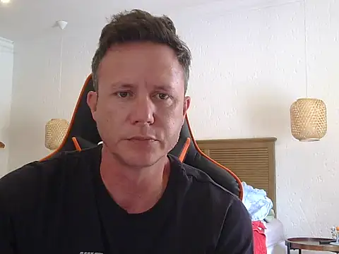 Snapshot of TroyDieselXXX chatting on December 1, 6:51 am TroyDieselXXX online show from December 1, 6:51 am