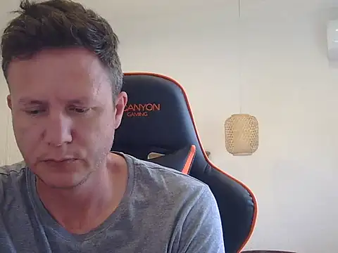 Snapshot of TroyDieselXXX chatting on December 14, 4:51 am TroyDieselXXX online show from December 14, 4:51 am