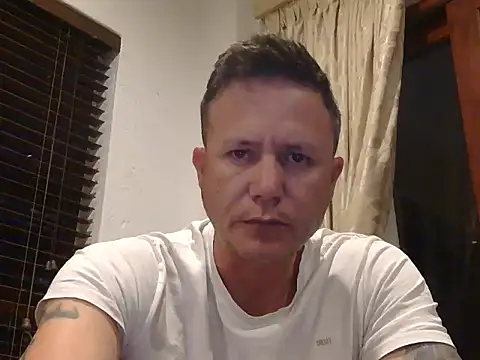 Snapshot of TroyDieselXXX chatting on December 20, 7:21 pm TroyDieselXXX online show from December 20, 7:21 pm