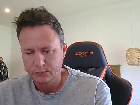 Snapshot of TroyDieselXXX chatting on January 9, 6:05 am TroyDieselXXX online show from January 9, 6:05 am