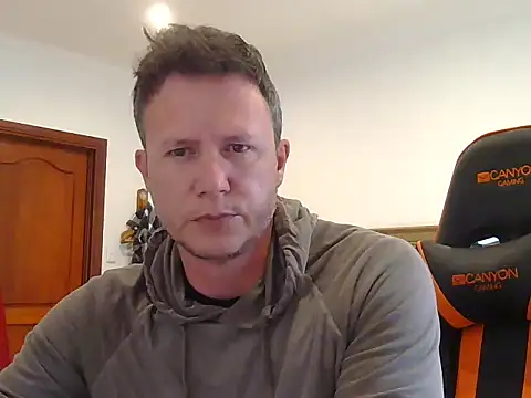 Snapshot of TroyDieselXXX chatting on January 13, 5:35 am TroyDieselXXX online show from January 13, 5:35 am