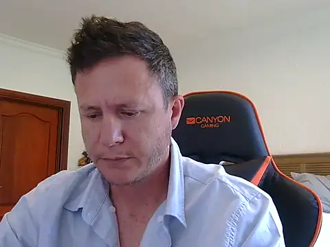 Snapshot of TroyDieselXXX chatting on January 14, 5:46 am TroyDieselXXX online show from January 14, 5:46 am