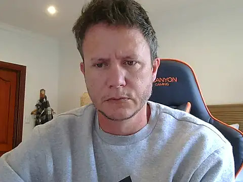 Snapshot of TroyDieselXXX chatting on February 1, 4:55 am TroyDieselXXX online show from February 1, 4:55 am