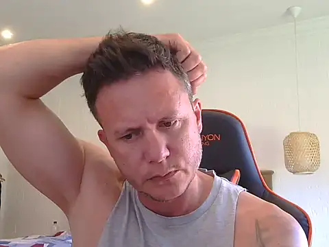 Snapshot of TroyDieselXXX chatting on February 8, 7:01 am TroyDieselXXX online show from February 8, 7:01 am