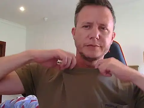 Snapshot of TroyDieselXXX chatting on February 10, 7:34 am TroyDieselXXX online show from February 10, 7:34 am