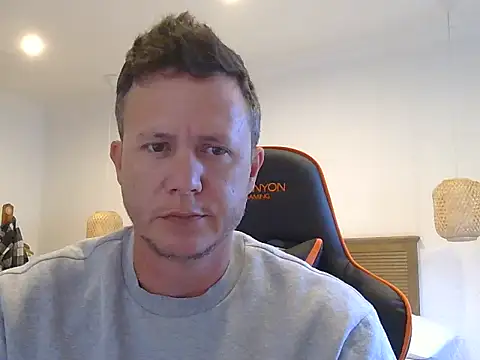 Snapshot of TroyDieselXXX chatting on February 14, 4:31 am TroyDieselXXX online show from February 14, 4:31 am