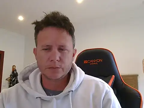 Snapshot of TroyDieselXXX chatting on February 16, 5:14 am TroyDieselXXX online show from February 16, 5:14 am