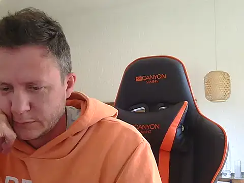 Snapshot of TroyDieselXXX chatting on February 18, 6:42 am TroyDieselXXX online show from February 18, 6:42 am