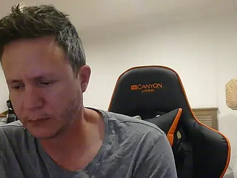 Snapshot of TroyDieselXXX chatting on February 24, 3:59 am TroyDieselXXX online show from February 24, 3:59 am