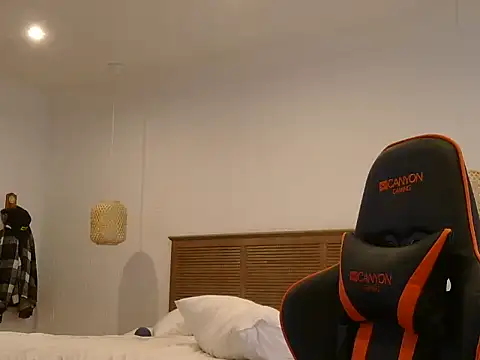 Snapshot of TroyDieselXXX chatting on February 25, 8:46 am TroyDieselXXX online show from February 25, 8:46 am