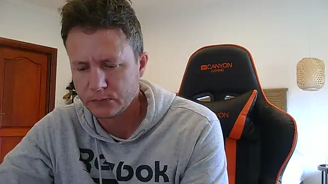 Snapshot of TroyDieselXXX chatting on February 26, 5:28 am TroyDieselXXX online show from February 26, 5:28 am