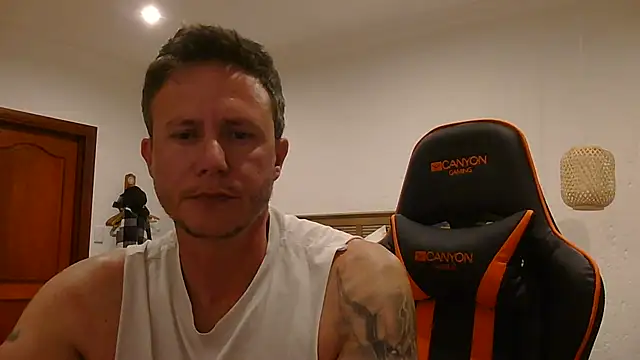 Snapshot of TroyDieselXXX chatting on March 2, 7:21 pm TroyDieselXXX online show from March 2, 7:21 pm