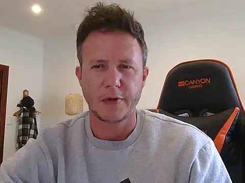 Snapshot of TroyDieselXXX chatting on March 3, 7:36 am TroyDieselXXX online show from March 3, 7:36 am