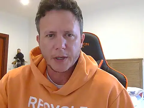 Snapshot of TroyDieselXXX chatting on March 5, 7:37 am TroyDieselXXX online show from March 5, 7:37 am