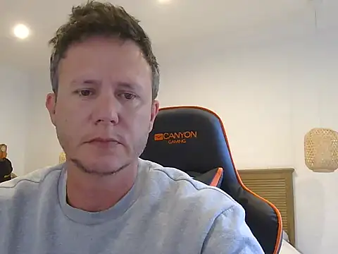 Snapshot of TroyDieselXXX chatting on March 8, 5:22 am TroyDieselXXX online show from March 8, 5:22 am