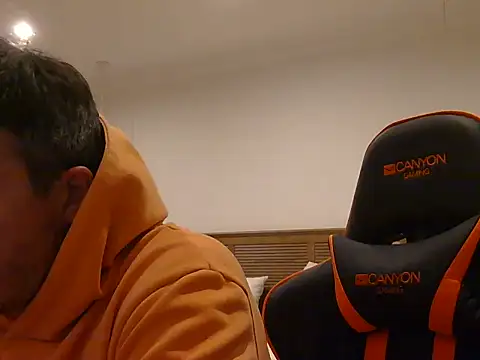 Snapshot of TroyDieselXXX chatting on March 8, 7:17 pm TroyDieselXXX online show from March 8, 7:17 pm