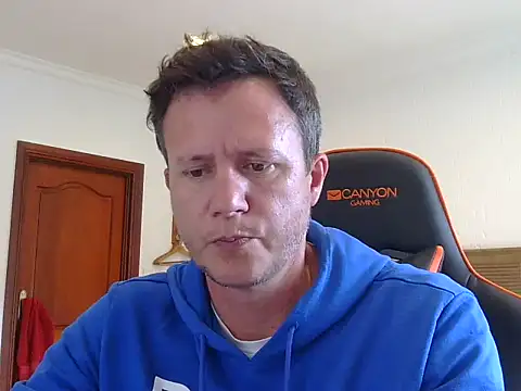 Snapshot of TroyDieselXXX chatting on March 16, 5:44 am TroyDieselXXX online show from March 16, 5:44 am