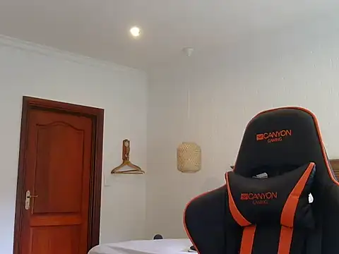 Snapshot of TroyDieselXXX chatting on March 19, 8:29 am TroyDieselXXX online show from March 19, 8:29 am