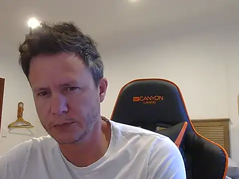 Snapshot of TroyDieselXXX chatting on March 20, 4:28 am TroyDieselXXX online show from March 20, 4:28 am