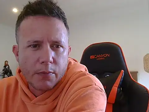 Snapshot of TroyDieselXXX chatting on March 25, 6:08 am TroyDieselXXX online show from March 25, 6:08 am