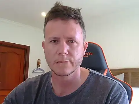 Snapshot of TroyDieselXXX chatting on March 28, 7:08 am TroyDieselXXX online show from March 28, 7:08 am