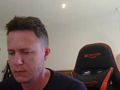 Snapshot of TroyDieselXXX chatting on March 29, 8:03 am TroyDieselXXX online show from March 29, 8:03 am