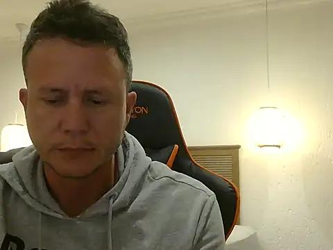 Snapshot of TroyDieselXXX chatting on March 31, 7:14 pm TroyDieselXXX online show from March 31, 7:14 pm