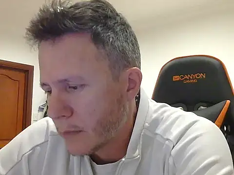 Snapshot of TroyDieselXXX chatting on April 1, 5:43 pm TroyDieselXXX online show from April 1, 5:43 pm