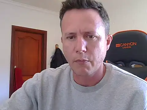 TroyDieselXXX online show from May 13, 7:39 am