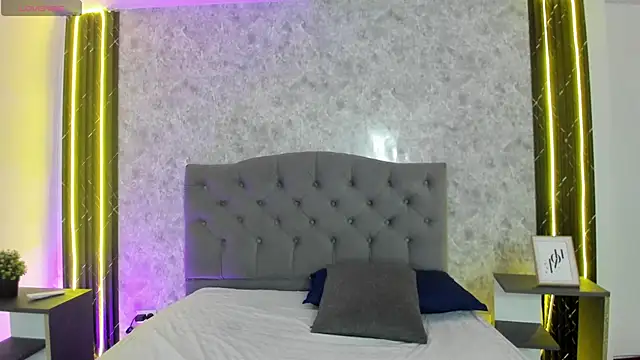 GiannaSlimJB online show from March 26, 7:08 pm