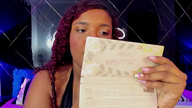 Alaia Gutierrez online show from October 8, 9:01 pm