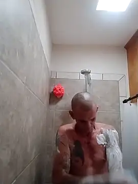 Snapshot of helldonk chatting on October 4, 3:04 am helldonk online show from October 4, 3:04 am