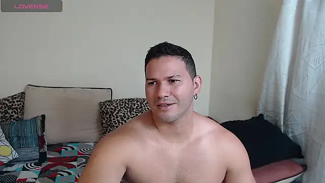 Snapshot of Tim_mz01 chatting on May 19, 4:46 pm Tim mz01 online show from May 19, 4:46 pm