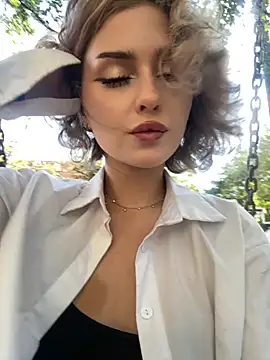 KellyKeler online show from September 14, 1:10 pm