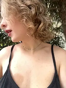 KellyKeler online show from September 19, 11:11 am