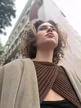 KellyKeler online show from October 19, 9:10 am