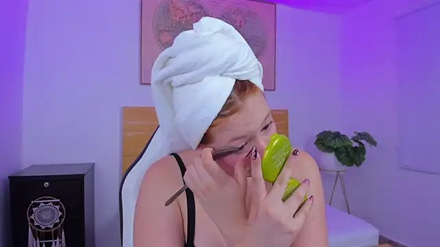 Snapshot of kitty_sweeety_ chatting on March 14, 12:32 pm kitty sweeety online show from March 14, 12:32 pm