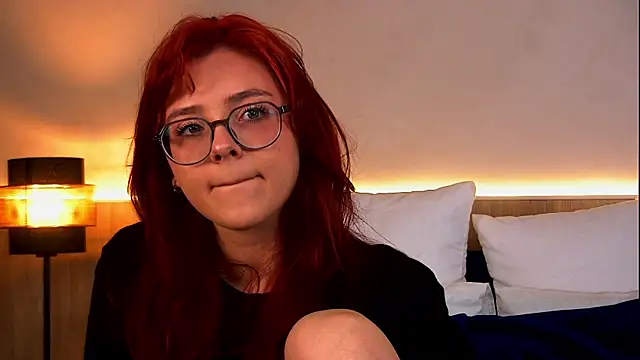 Nora  Ray online show from May 23, 7:40 pm