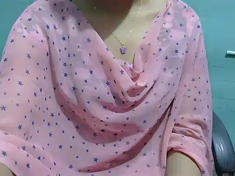 Snapshot of lovely_soniya chatting on November 10, 6:34 am lovely soniya online show from November 10, 6:34 am