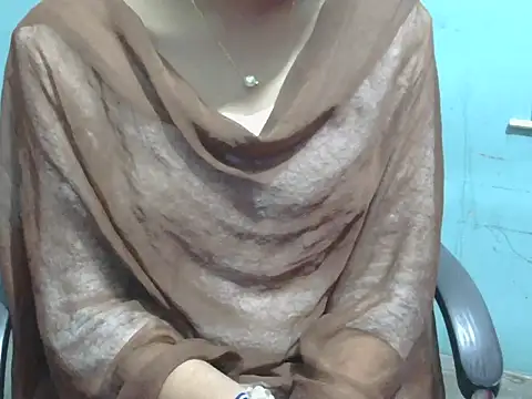 Snapshot of lovely_soniya chatting on November 18, 5:12 am lovely soniya online show from November 18, 5:12 am