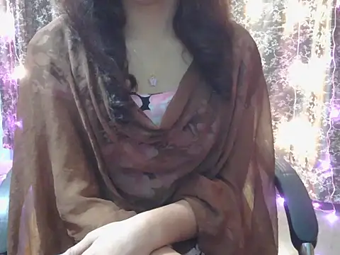 Snapshot of lovely_soniya chatting on December 3, 5:26 am lovely soniya online show from December 3, 5:26 am