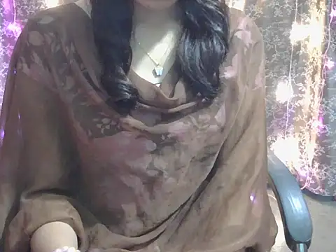 Snapshot of lovely_soniya chatting on December 17, 6:19 am lovely soniya online show from December 17, 6:19 am