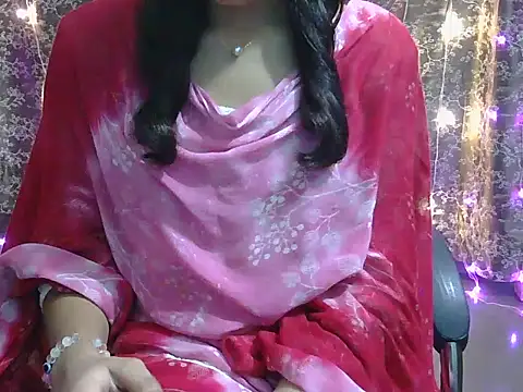 Snapshot of lovely_soniya chatting on January 6, 6:17 am lovely soniya online show from January 6, 6:17 am