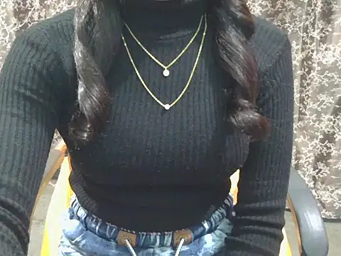 Snapshot of lovely_soniya chatting on January 17, 5:12 am lovely soniya online show from January 17, 5:12 am