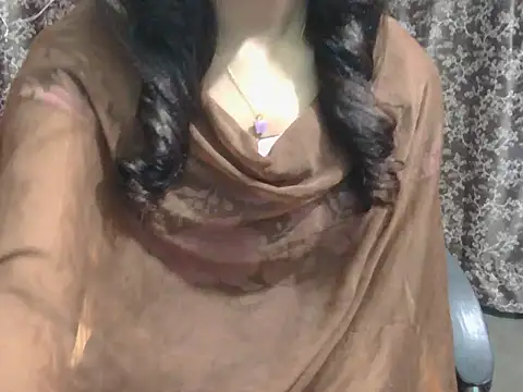 Snapshot of lovely_soniya chatting on February 8, 5:22 am lovely soniya online show from February 8, 5:22 am