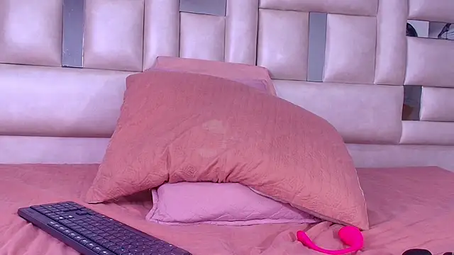 emmacurvy online show from September 11, 3:06 am