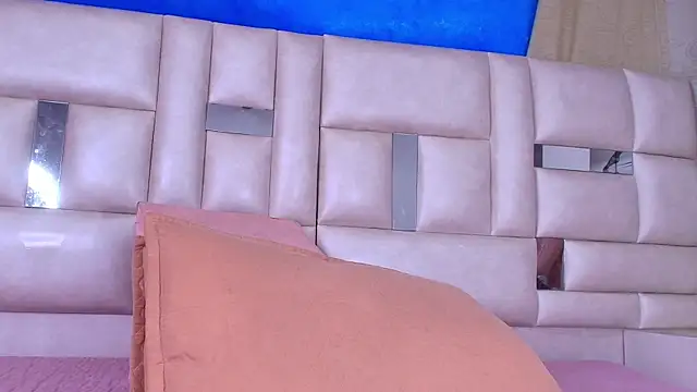 emmacurvy online show from September 26, 3:10 am