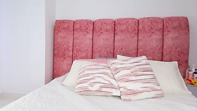 emmacurvy online show from November 8, 3:07 am